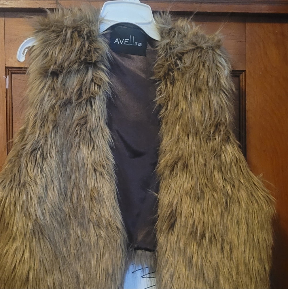Avell Women's Faux Fur Vest - Brown